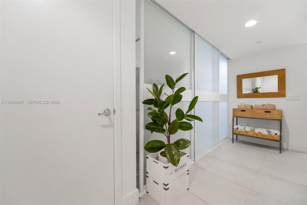 1010 Brickell Ave, Unit 2906, Miami, FL 33131 Photo