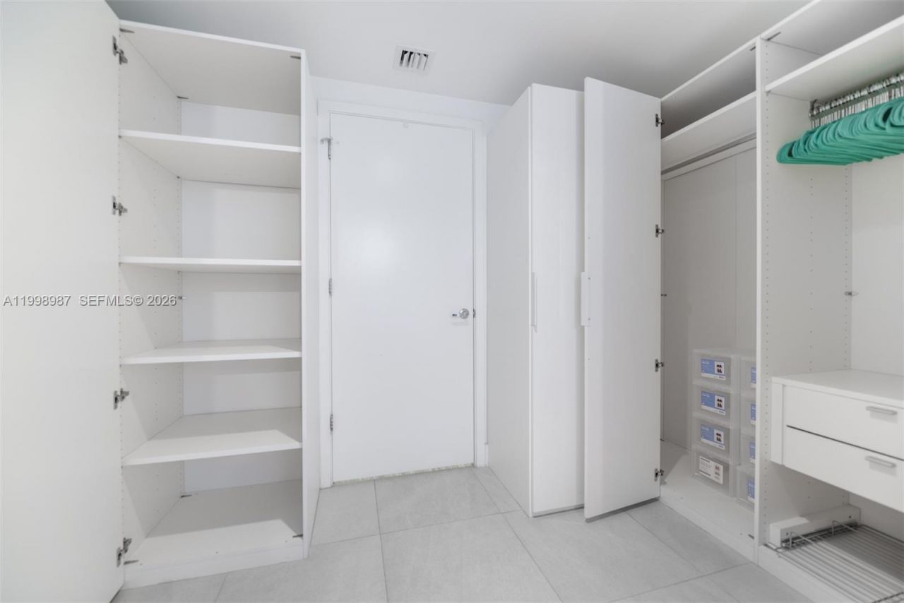 1010 Brickell Ave, Unit 2906, Miami, FL 33131 Photo