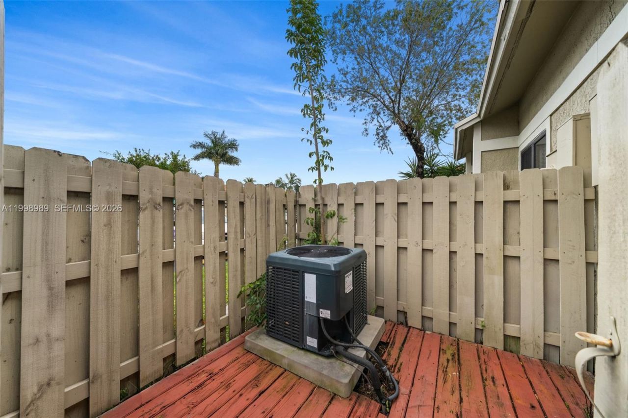 11166 NW 37th St , Sunrise, FL 33351 Photo