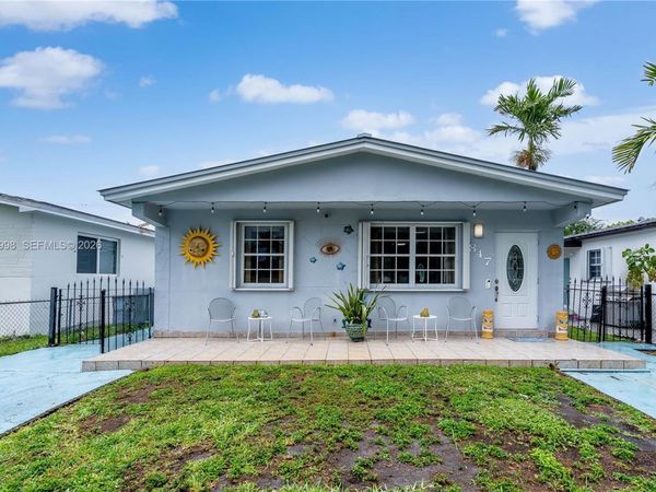 847 W 34th St , Hialeah, FL 33012