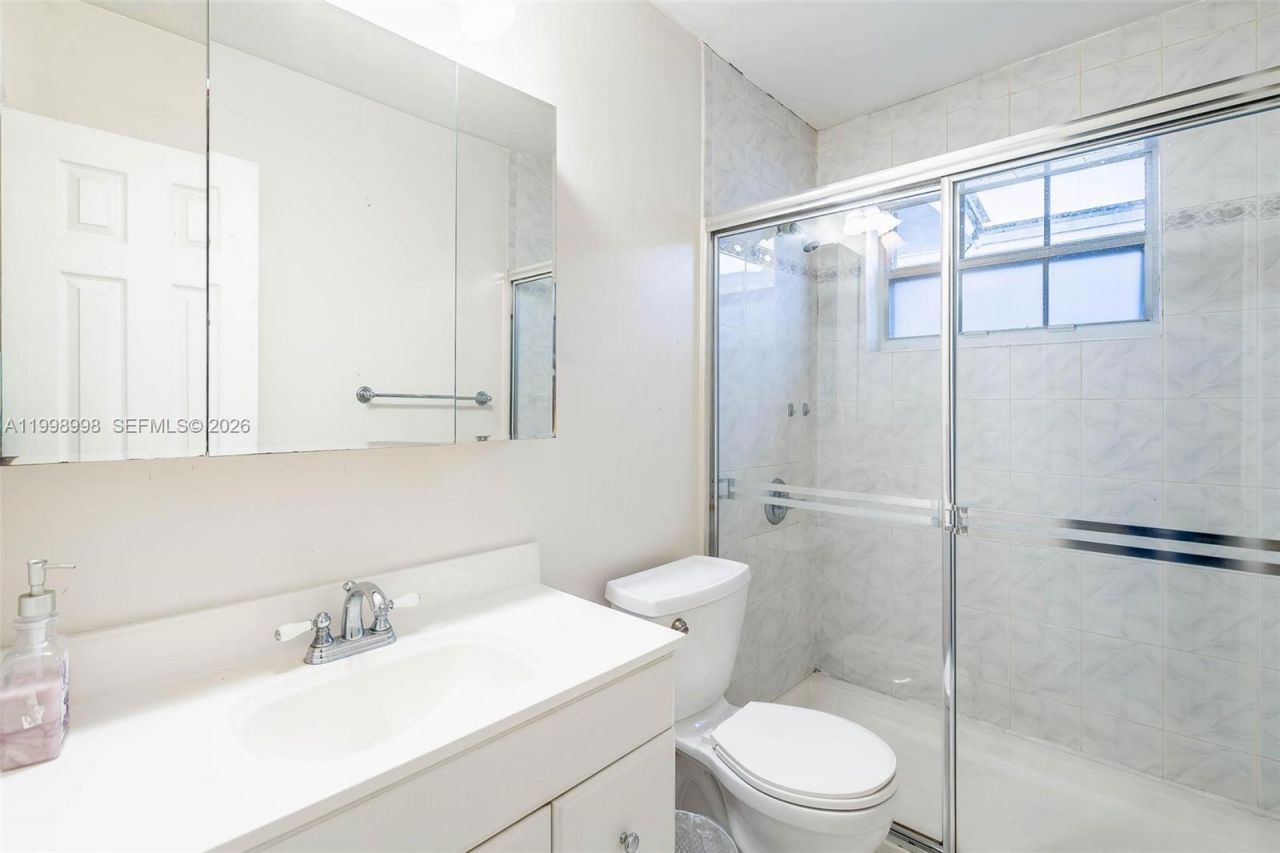 847 W 34th St , Hialeah, FL 33012 Photo