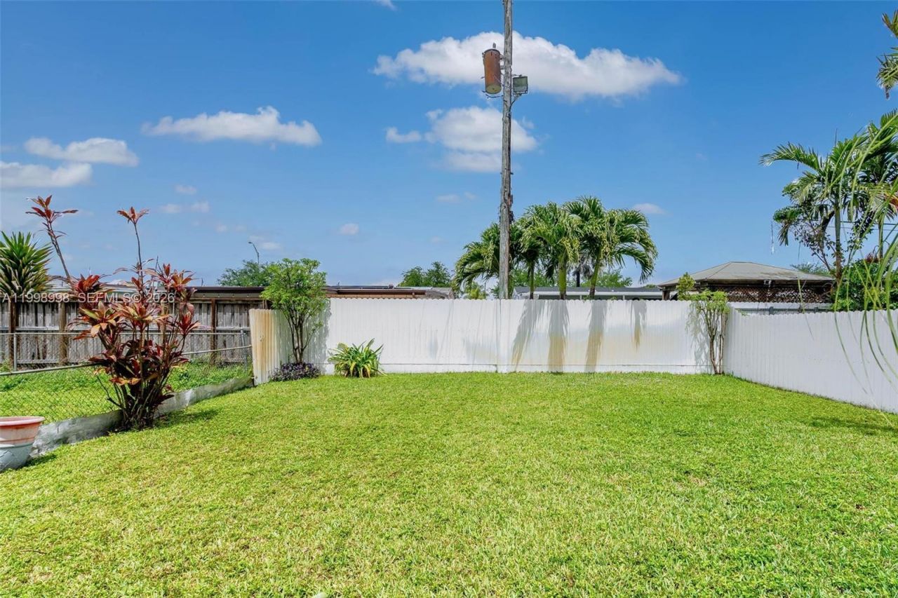 847 W 34th St , Hialeah, FL 33012 Photo
