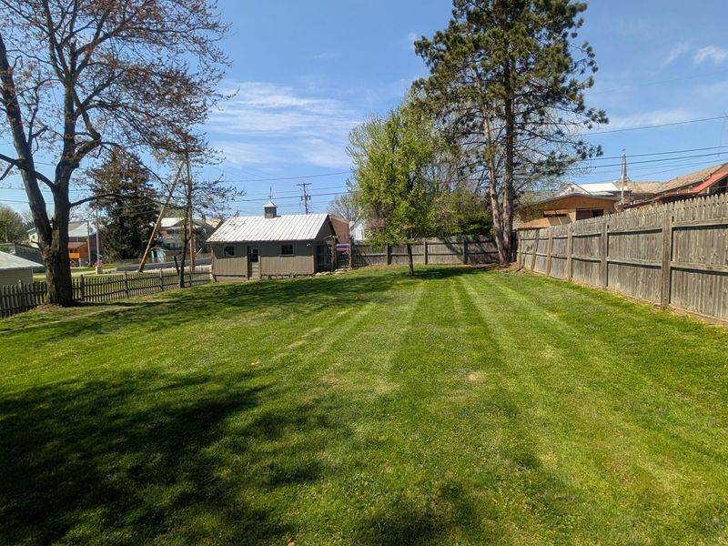 114 W Sheridan Avenue, Somerset, OH 43783 Photo 4