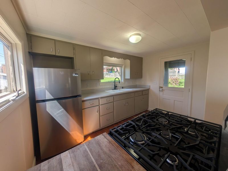 114 W Sheridan Avenue, Somerset, OH 43783 Photo 8