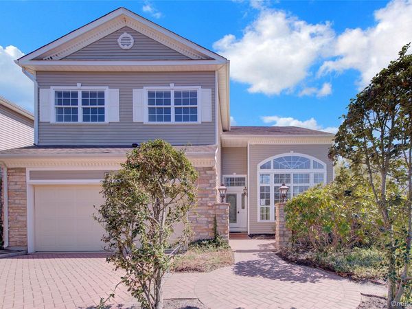 177 Hamlet Drive , Mount Sinai, NY 11766