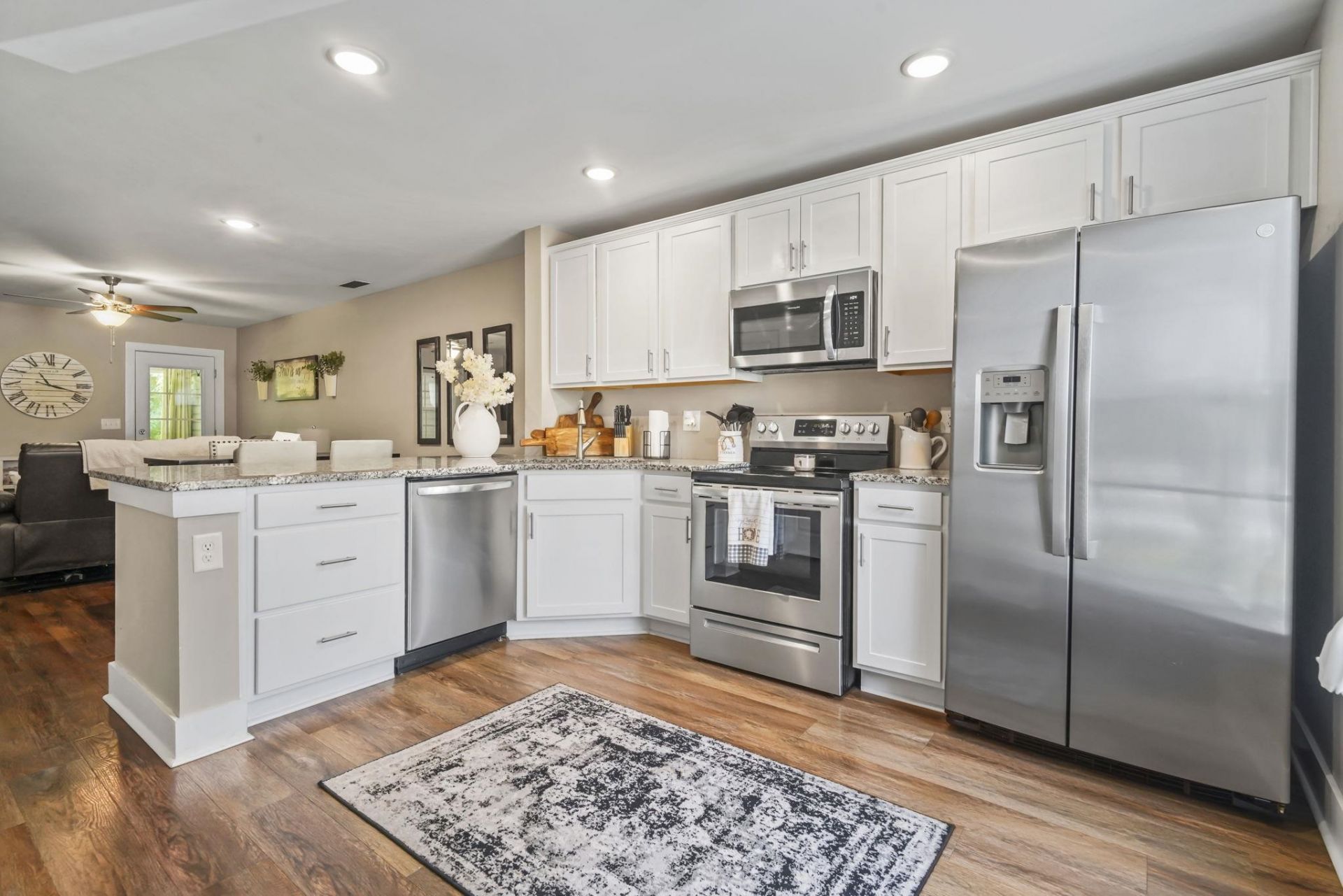 2724 Mercer Dr. Photo 11