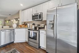 2724 Mercer Dr. photo 4
