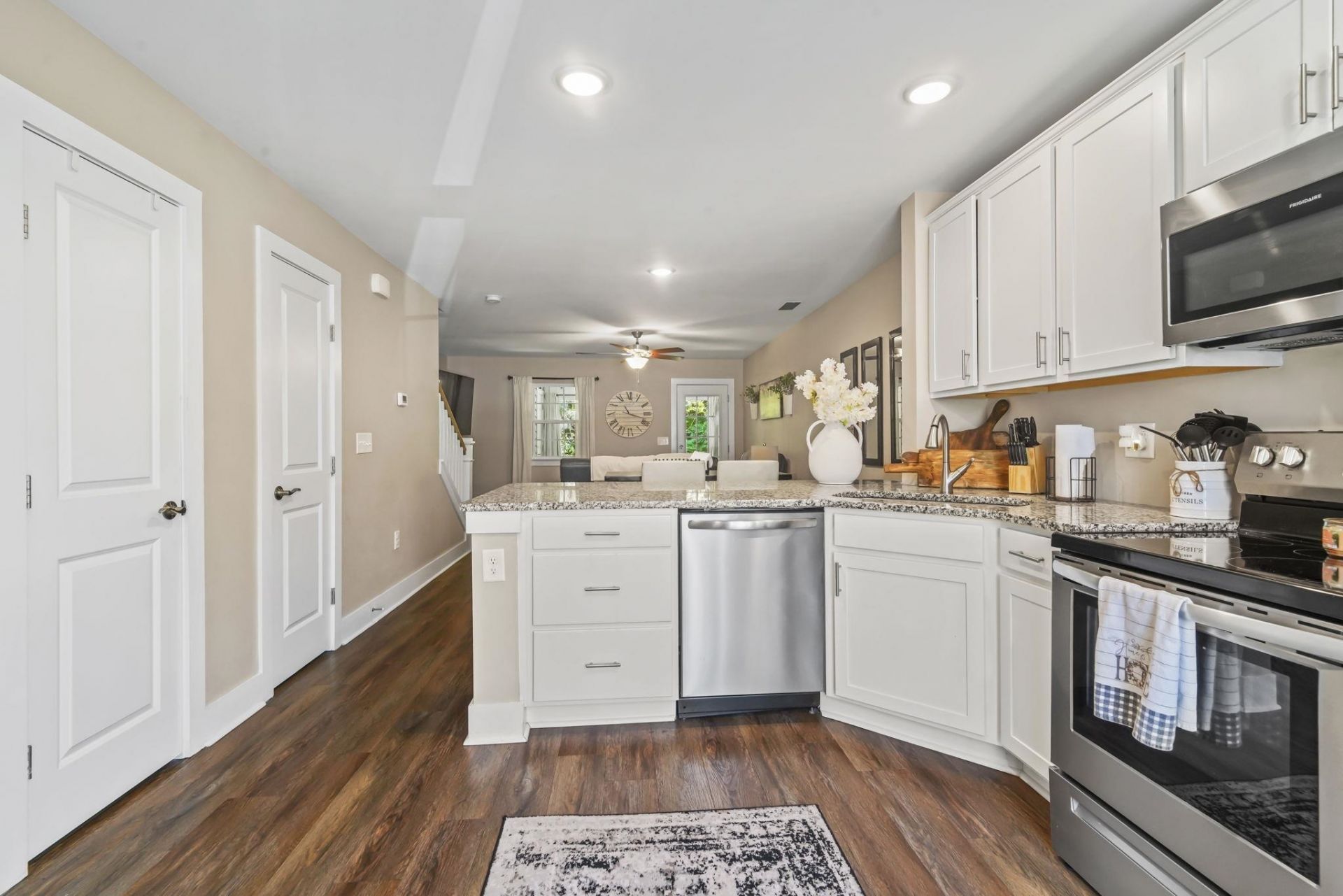 2724 Mercer Dr. Photo 6