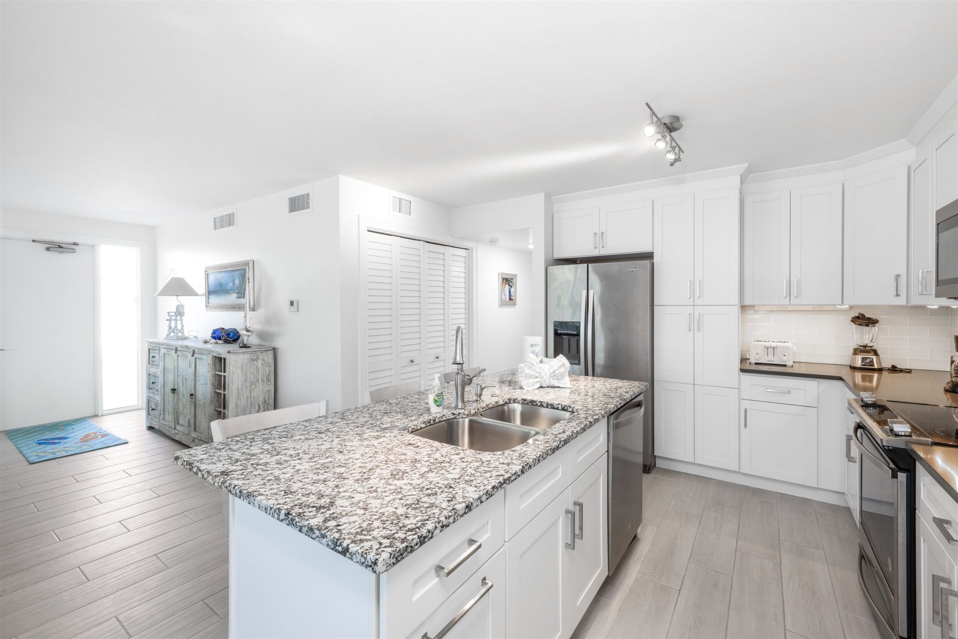 1341 Middle Gulf Dr, Unit 1A, Sanibel, FL 33957 Photo