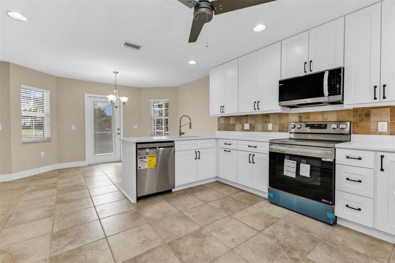 28401 Coco Palm Dr, Punta Gorda, FL 33982 Photo