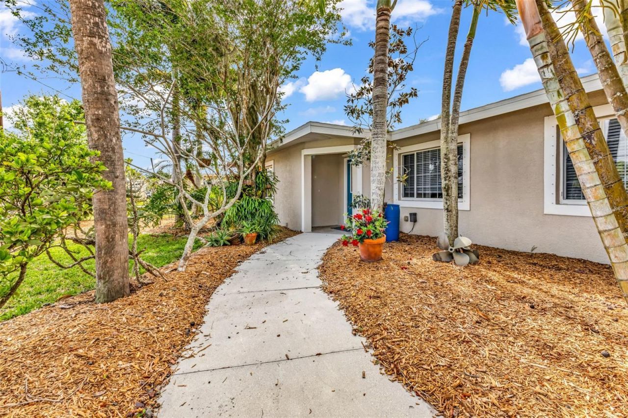 28401 Coco Palm Dr, Punta Gorda, FL 33982 Photo
