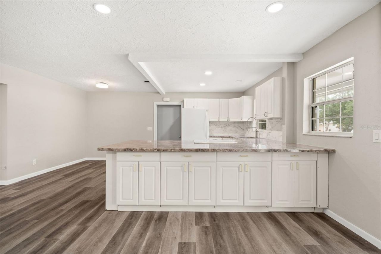 5929 Murdock Avenue, Sarasota, FL 34231 Photo