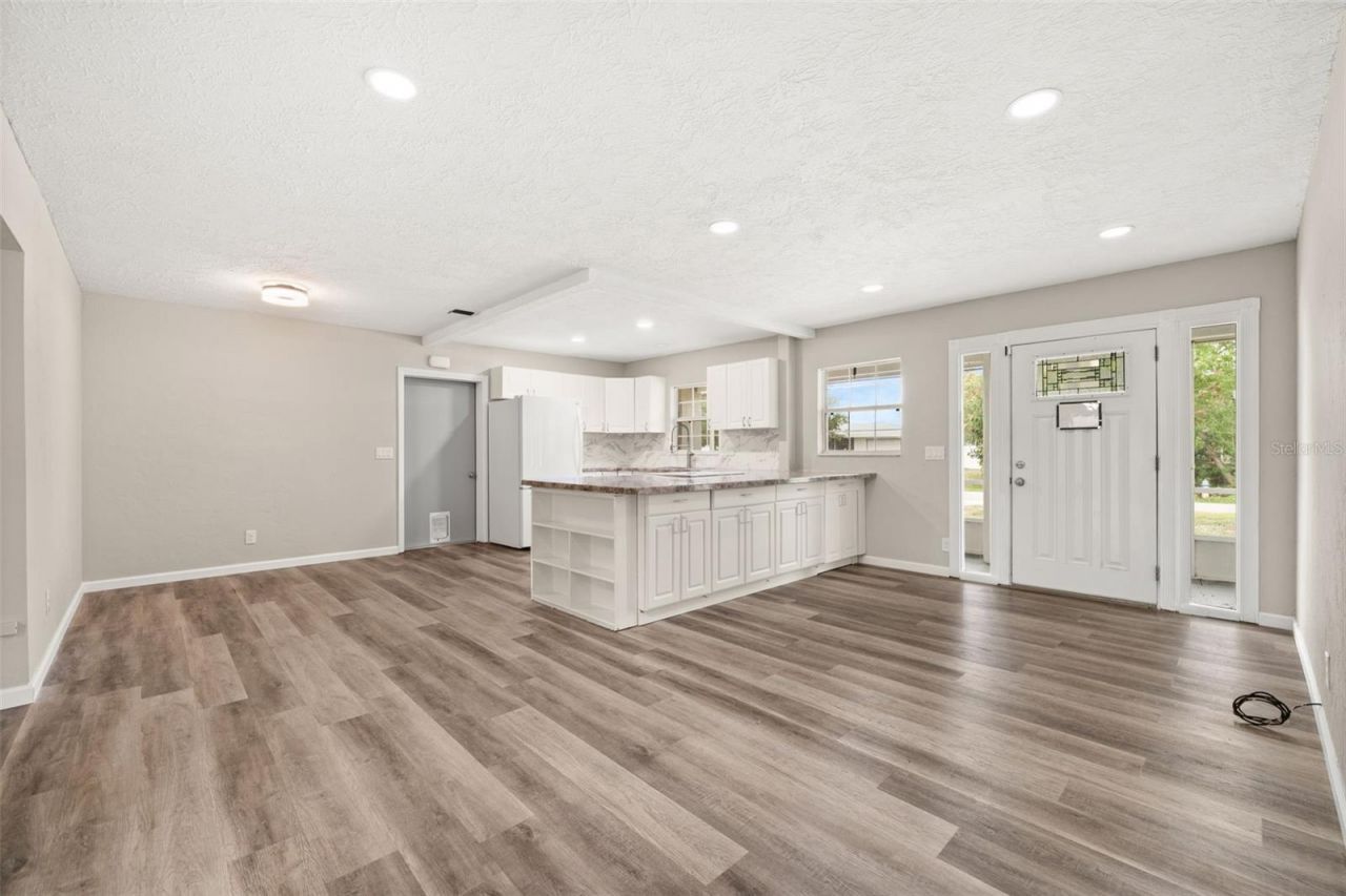 5929 Murdock Avenue, Sarasota, FL 34231 Photo
