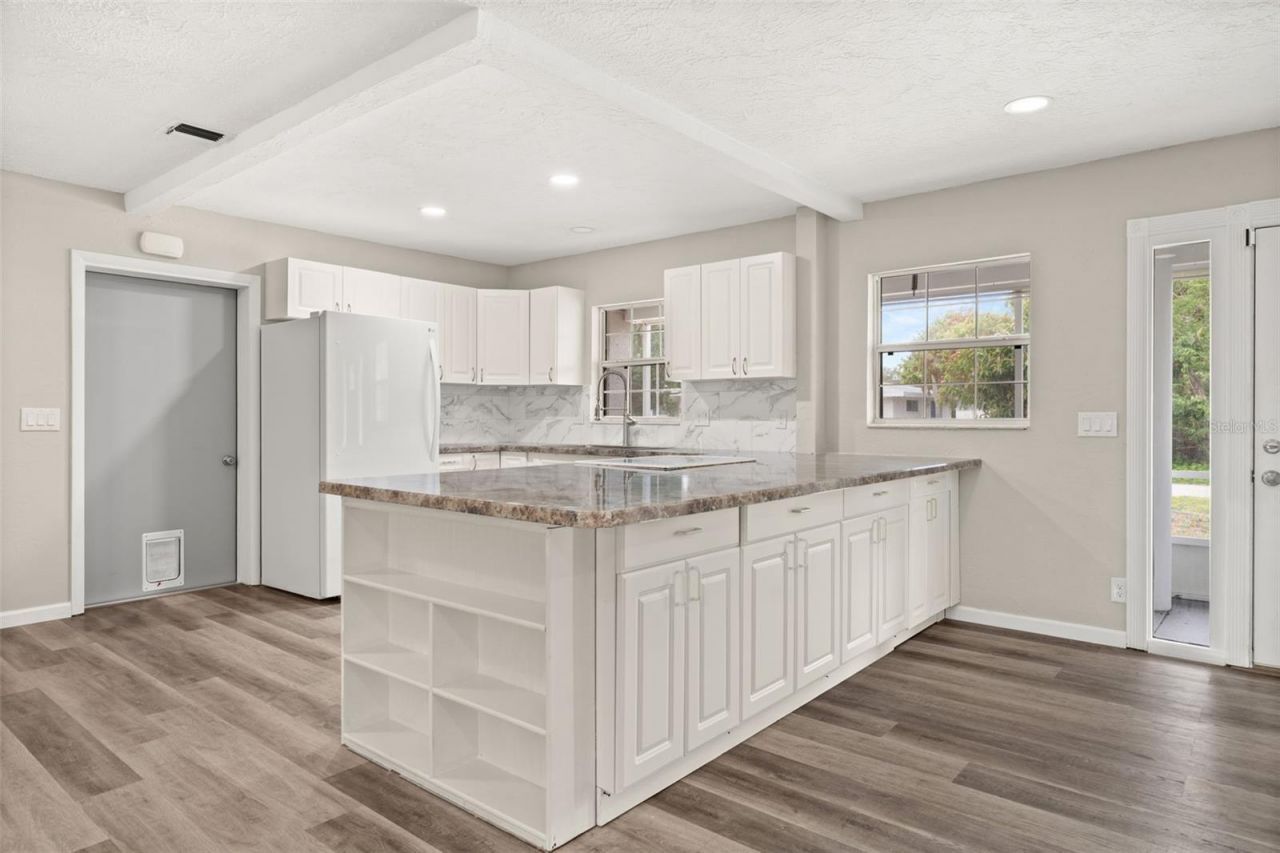 5929 Murdock Avenue, Sarasota, FL 34231 Photo