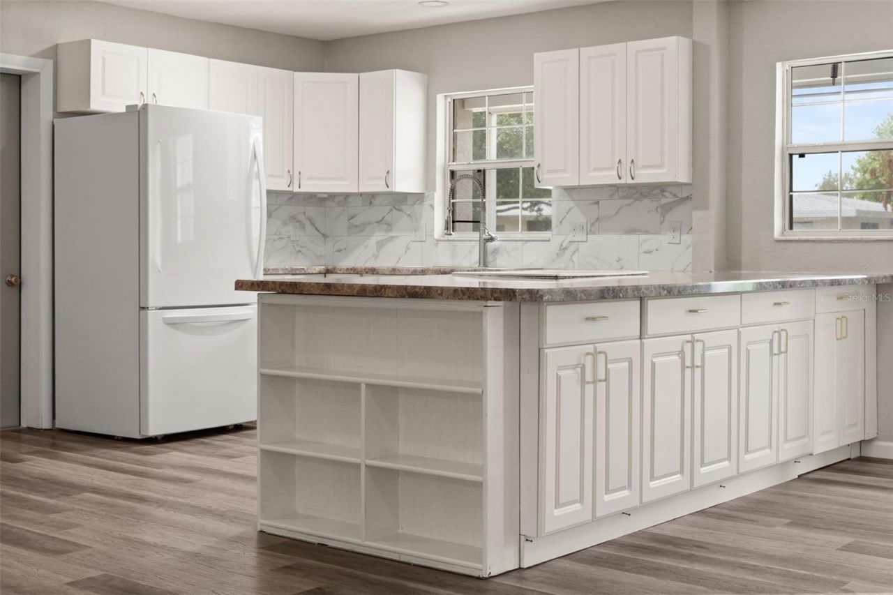 5929 Murdock Avenue, Sarasota, FL 34231 Photo