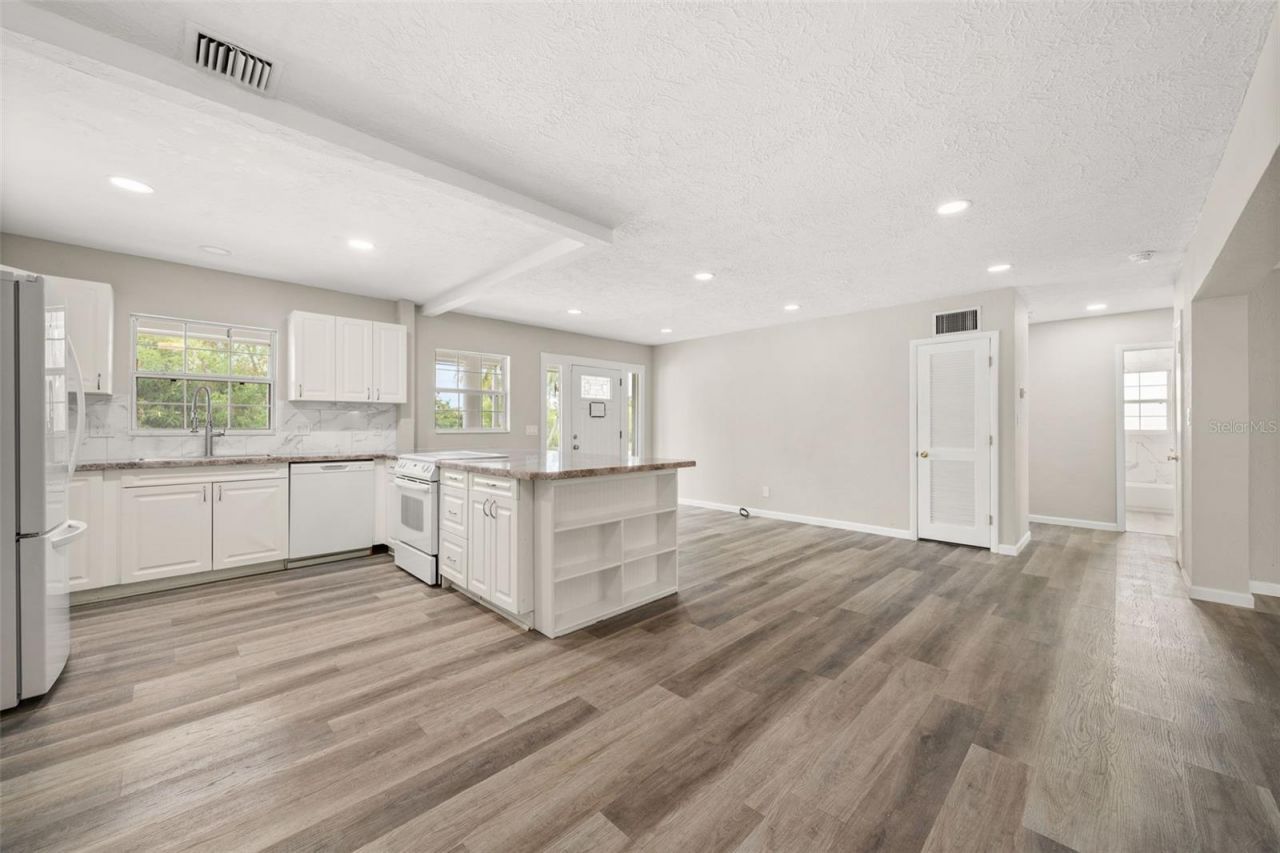 5929 Murdock Avenue, Sarasota, FL 34231 Photo