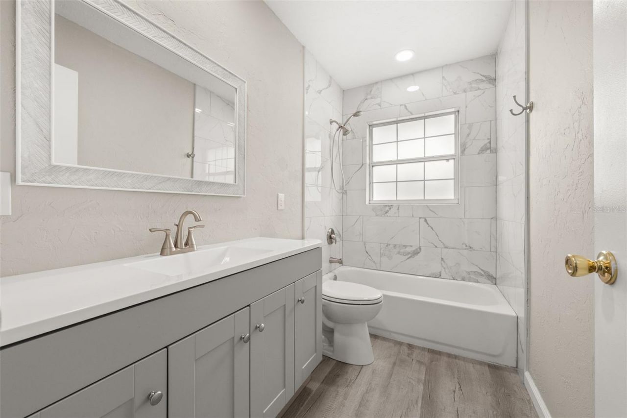 5929 Murdock Avenue, Sarasota, FL 34231 Photo