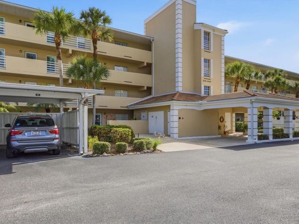823 WEXFORD BOULEVARD, Unit 823, VENICE, FL 34293