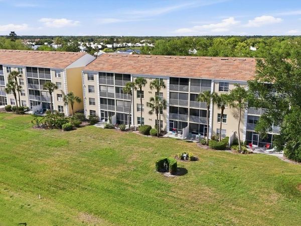 823 WEXFORD BOULEVARD, Unit 823, VENICE, FL 34293