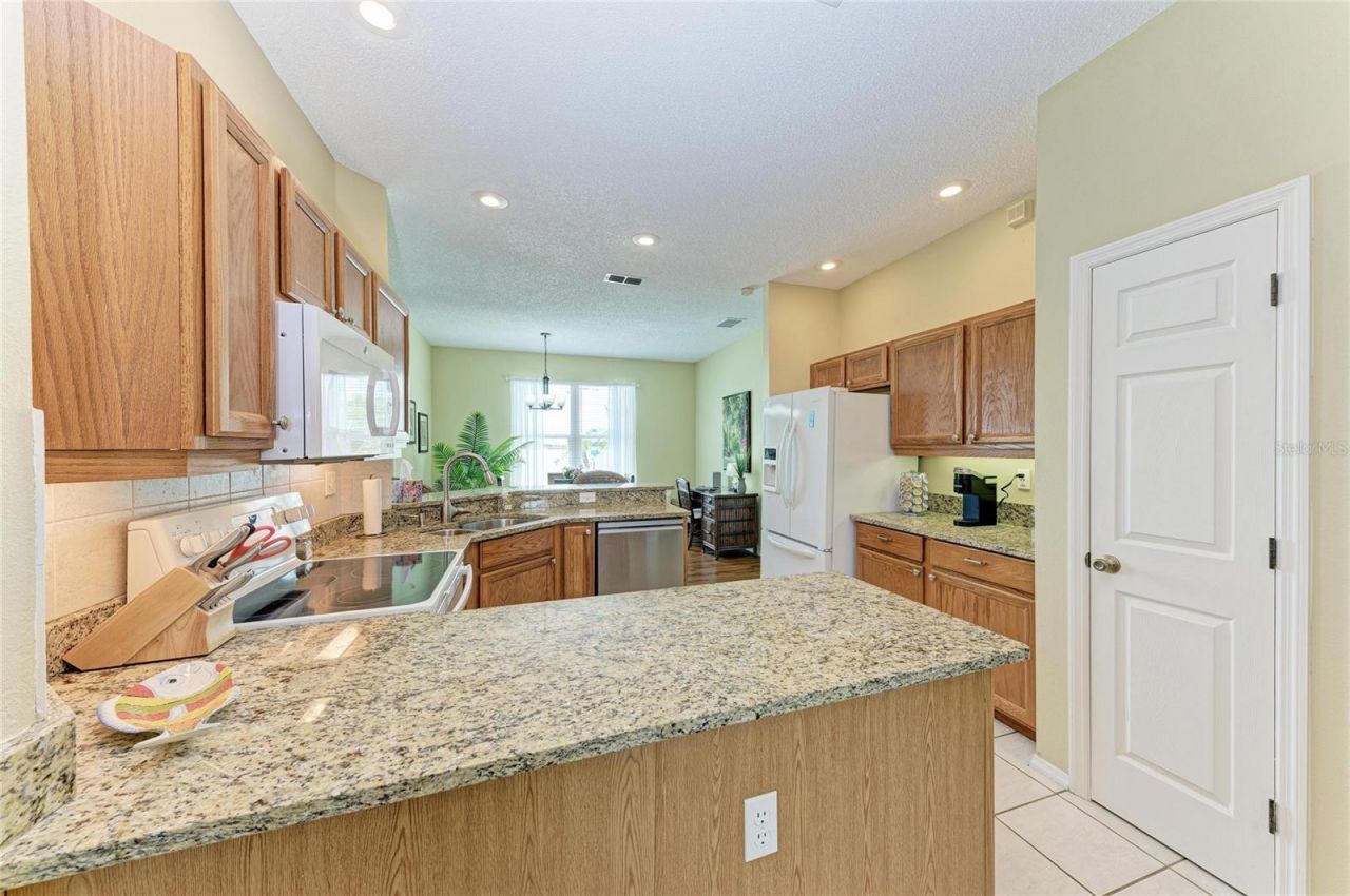 5210 52nd Avenue W, Bradenton, FL 34210 Photo