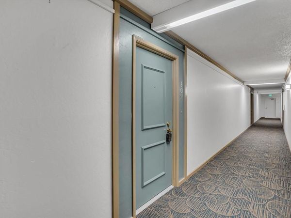 490 N Civic Dr, Walnut Creek, CA 94596