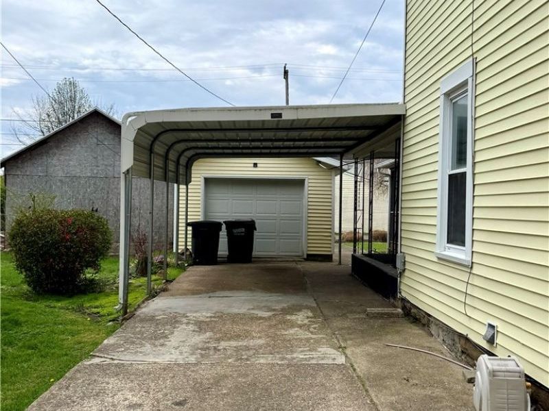 1011 Adams Street, Coshocton, OH 43812 Photo 2