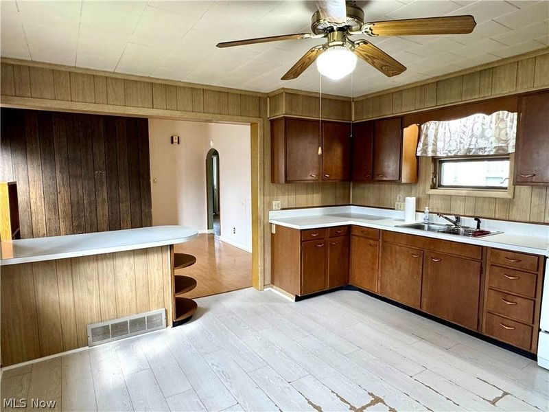 1011 Adams Street, Coshocton, OH 43812 Photo 9