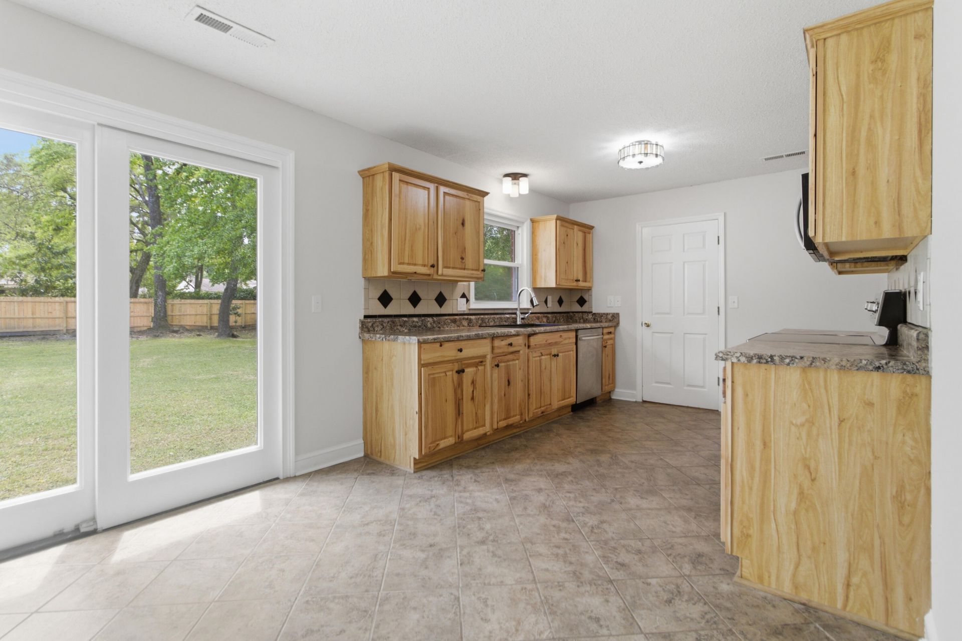 2415 Terrell Street Photo 14