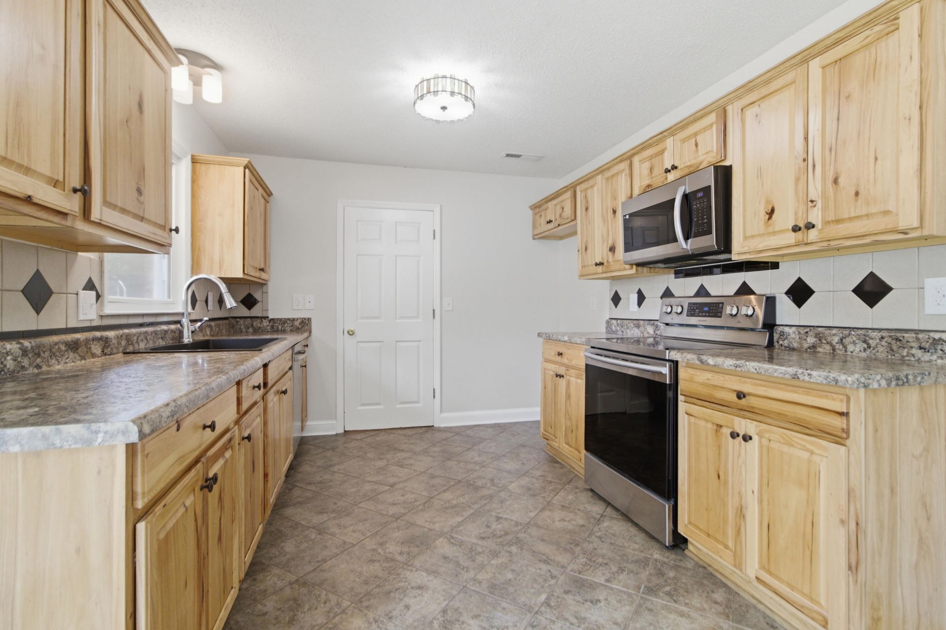 2415 Terrell Street Photo 15