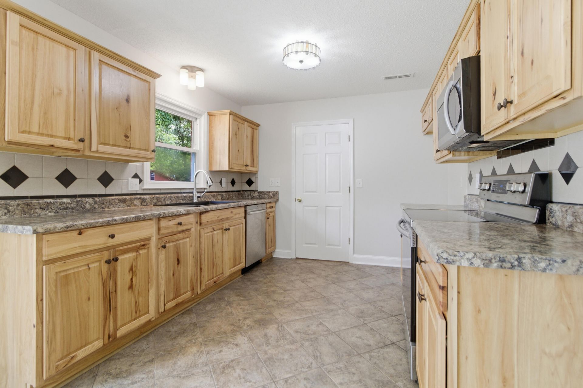 2415 Terrell Street Photo 16