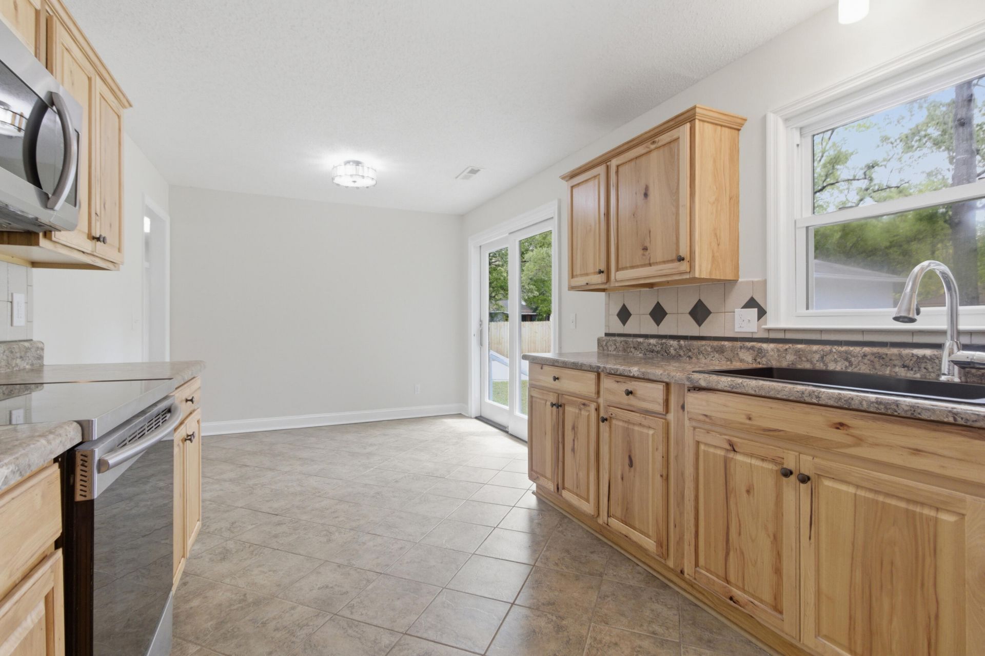 2415 Terrell Street Photo 17