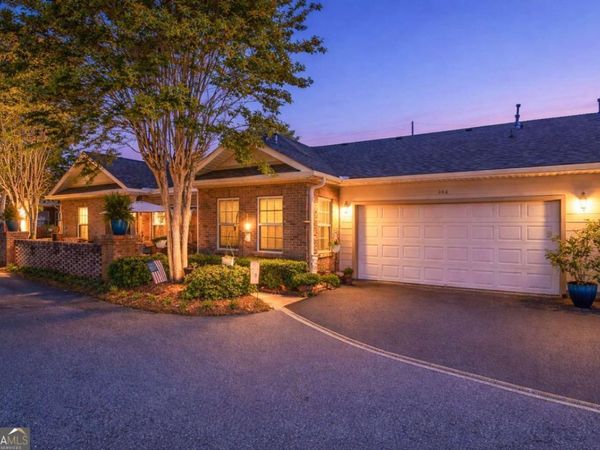 149 Villa Park Circle, Stone Mountain, GA 30087