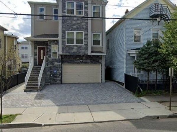 320 MARSHALL, Elizabeth, NJ 07206