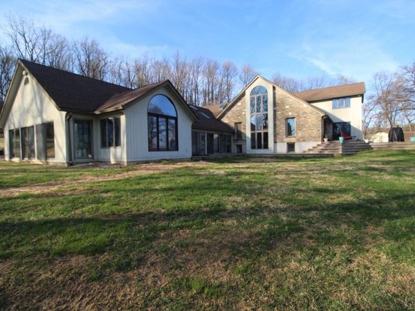 3 Hillbrook Lane, Holland, NJ 08848