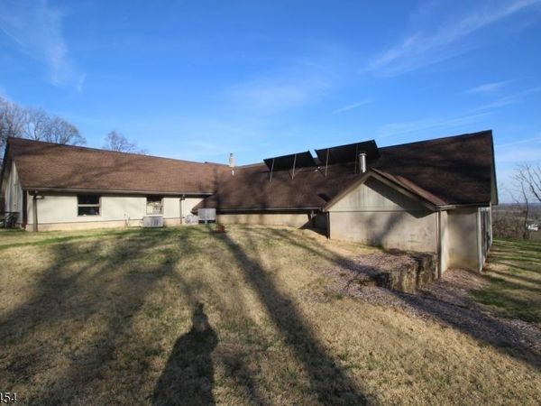 3 Hillbrook Lane, Holland, NJ 08848