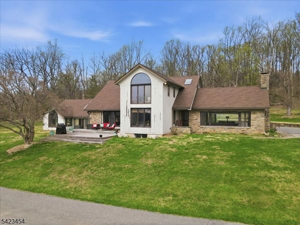 3 Hillbrook Lane, Holland, NJ 08848