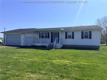1380 Seigrist Road, Letart, WV 25253