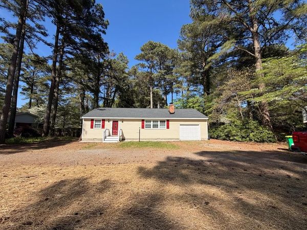 8331 Circle Drive, HAYES, VA 23072