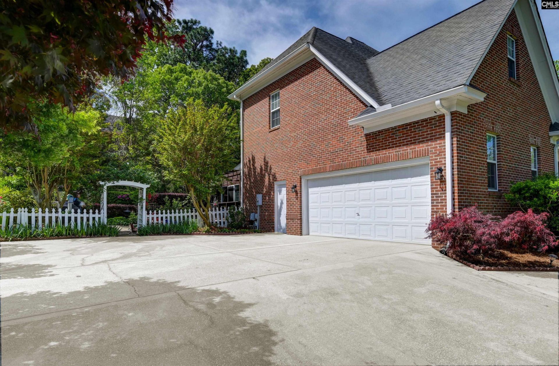 108 Fallen Oak Drive Photo 6