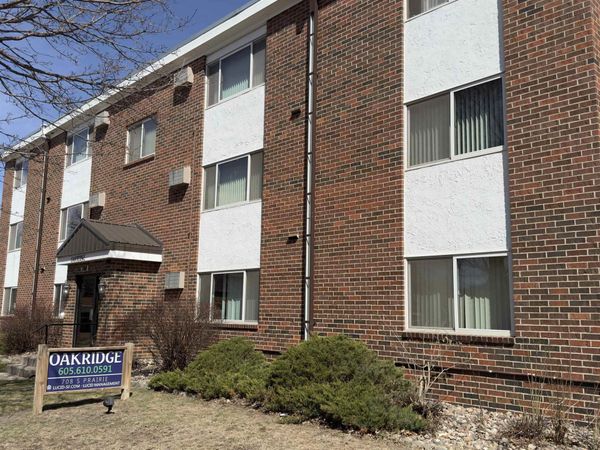 708 S Prairie Ave, Sioux Falls, SD 57104