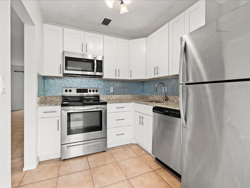 700 Layne Boulevard, Unit 316, Hallandale Beach, FL 33009 Photo