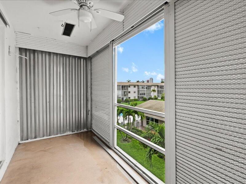 700 Layne Boulevard, Unit 316, Hallandale Beach, FL 33009 Photo
