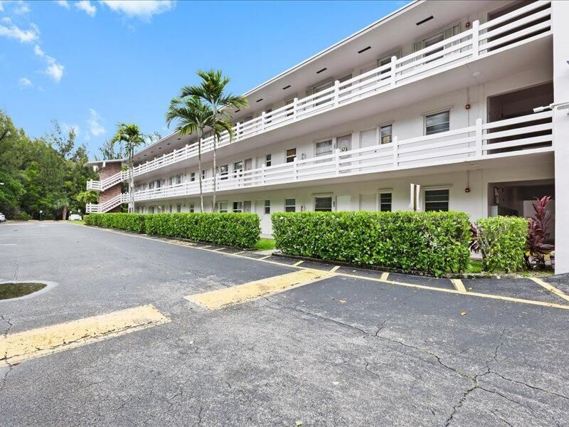700 Layne Boulevard, Unit 316, Hallandale Beach, FL 33009 Photo