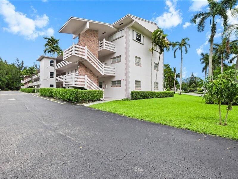 700 Layne Boulevard, Unit 316, Hallandale Beach, FL 33009 Photo