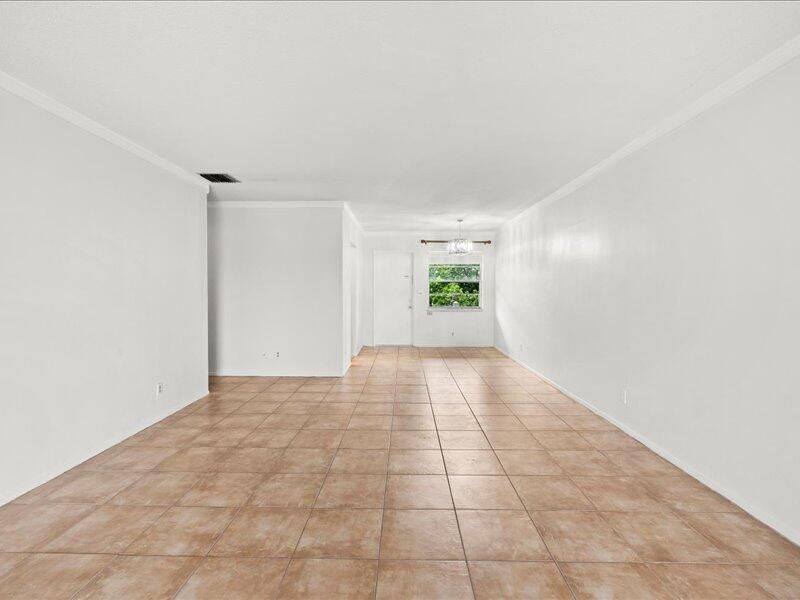 700 Layne Boulevard, Unit 316, Hallandale Beach, FL 33009 Photo