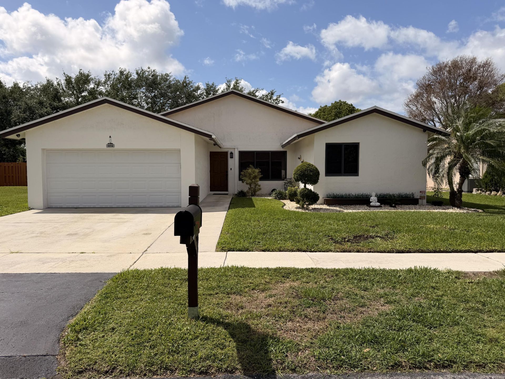 9914 NW 52nd Street, Sunrise, FL 33351 Photo