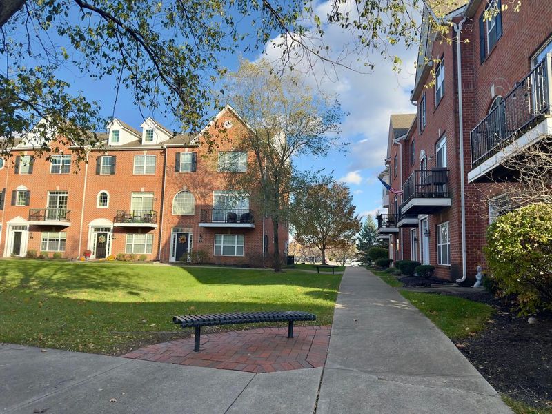 67 Highland Pointe Circle, Columbus, OH 43235 Photo 2