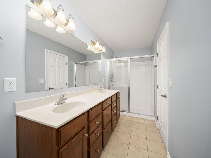 67 Highland Pointe Circle, Columbus, OH 43235 Photo 25