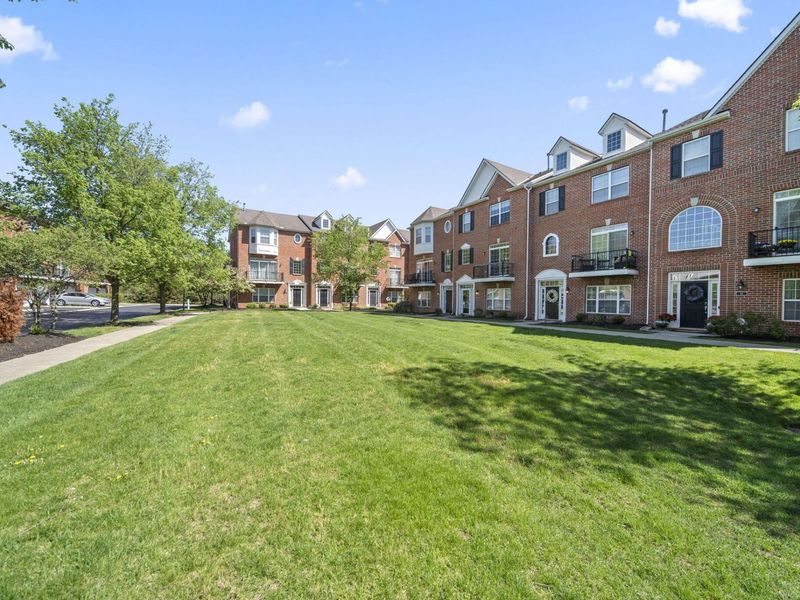 67 Highland Pointe Circle, Columbus, OH 43235 Photo 3