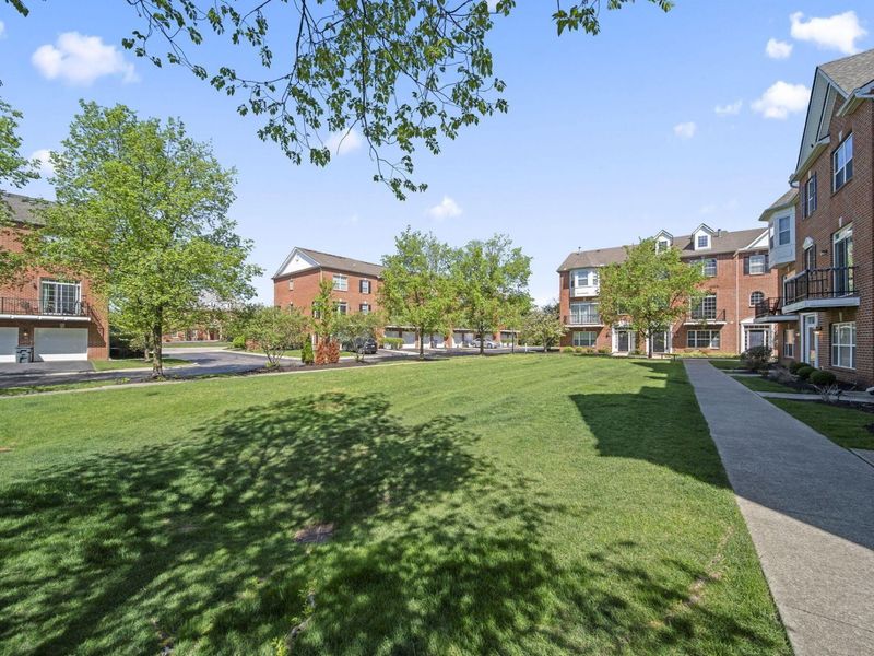 67 Highland Pointe Circle, Columbus, OH 43235 Photo 36